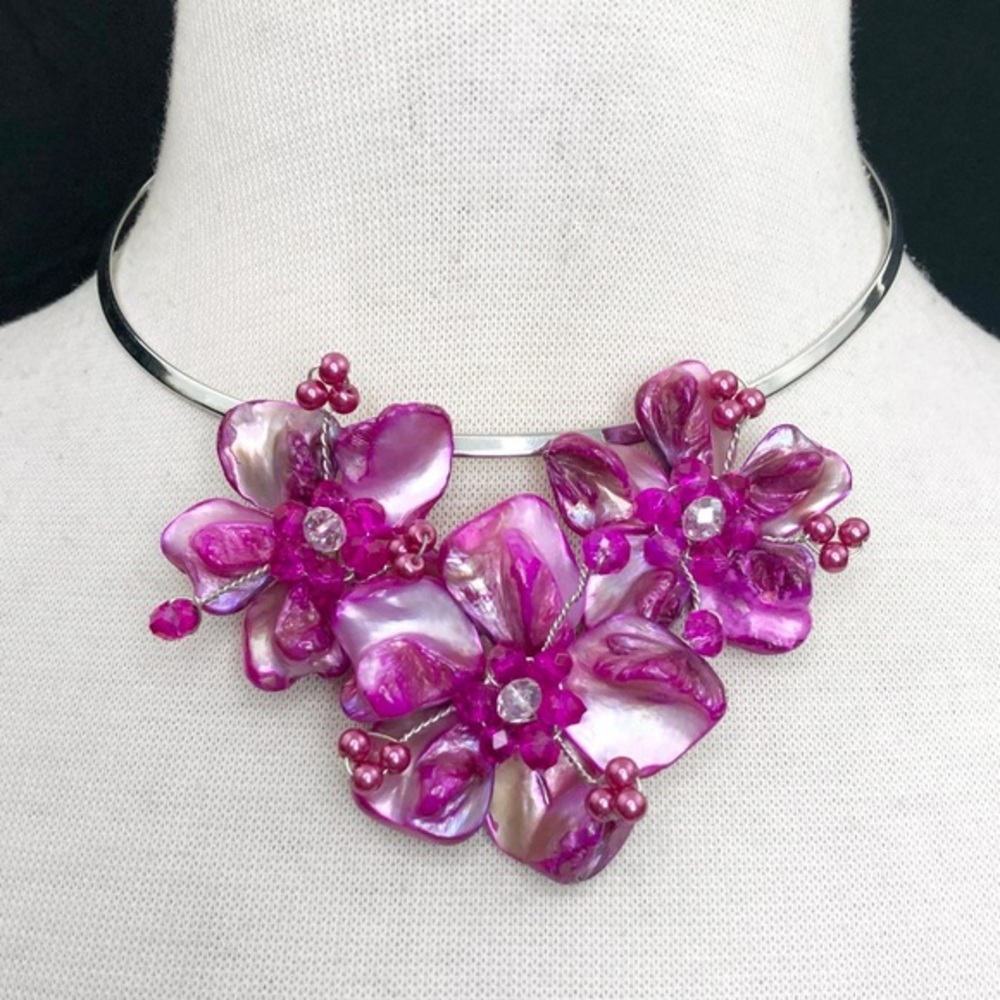 Pink Mother of Pearl Seashell Bead Flower Choker Necklace